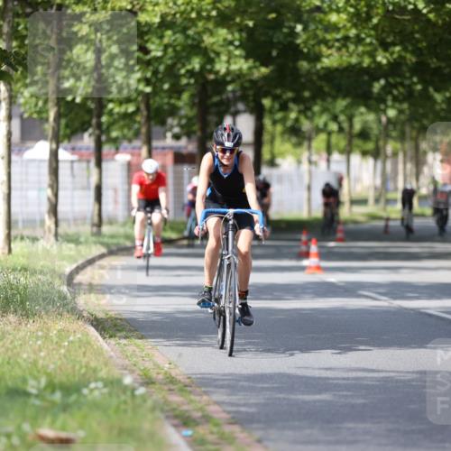 10.08.2025 - GEWOBA Citytriathlon Bremen Yannick Fuchs http://msf.ph/oto/8558203 10.08.2025 12:30:42 Radfahren 587, 752, 767, 916, 924, 932, 937, 951, 1011, 1020, 1022, 1026 meine-sportfotos.de