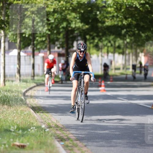 10.08.2025 - GEWOBA Citytriathlon Bremen Yannick Fuchs http://msf.ph/oto/8558204 10.08.2025 12:30:42 Radfahren 587, 752, 767, 916, 924, 932, 937, 951, 1011, 1020, 1022, 1026 meine-sportfotos.de