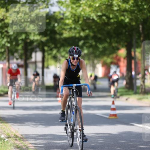 10.08.2025 - GEWOBA Citytriathlon Bremen Yannick Fuchs http://msf.ph/oto/8558206 10.08.2025 12:30:43 Radfahren 587, 752, 767, 916, 924, 937, 951, 1011, 1020, 1022, 1026 meine-sportfotos.de