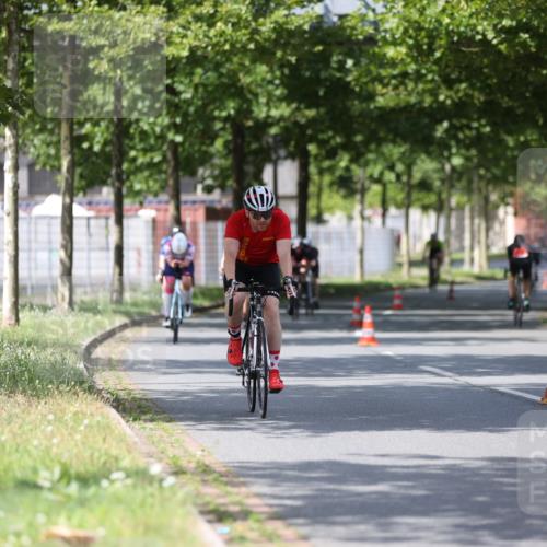 10.08.2025 - GEWOBA Citytriathlon Bremen Yannick Fuchs http://msf.ph/oto/8558208 10.08.2025 12:30:44 Radfahren 587, 752, 767, 916, 924, 937, 951, 1011, 1020, 1022, 1026 meine-sportfotos.de