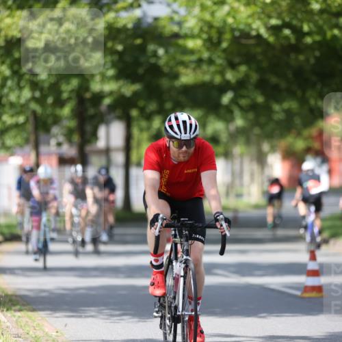 10.08.2025 - GEWOBA Citytriathlon Bremen Yannick Fuchs http://msf.ph/oto/8558211 10.08.2025 12:30:45 Radfahren 587, 752, 916, 924, 937, 951, 1011, 1020, 1022, 1026 meine-sportfotos.de