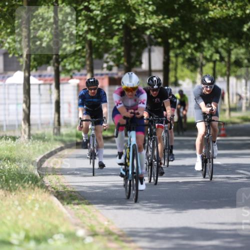 10.08.2025 - GEWOBA Citytriathlon Bremen Yannick Fuchs http://msf.ph/oto/8558214 10.08.2025 12:30:46 Radfahren 587, 752, 916, 924, 937, 951, 1011, 1020, 1022, 1026 meine-sportfotos.de