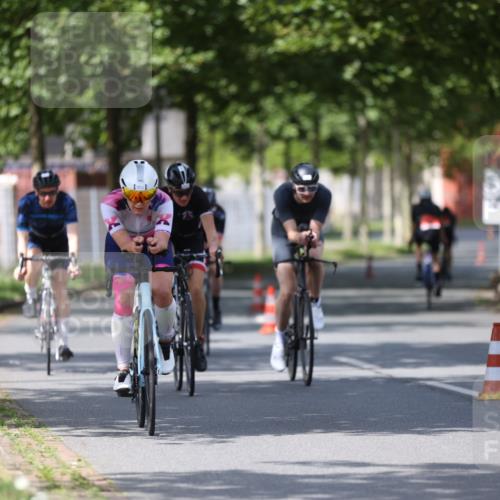 10.08.2025 - GEWOBA Citytriathlon Bremen Yannick Fuchs http://msf.ph/oto/8558215 10.08.2025 12:30:46 Radfahren 587, 752, 916, 924, 937, 951, 1011, 1020, 1022, 1026 meine-sportfotos.de