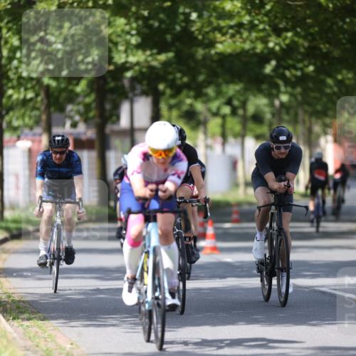 10.08.2025 - GEWOBA Citytriathlon Bremen Yannick Fuchs http://msf.ph/oto/8558217 10.08.2025 12:30:46 Radfahren 587, 752, 916, 924, 937, 951, 1011, 1020, 1022, 1026 meine-sportfotos.de