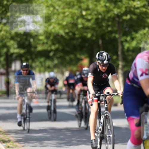 10.08.2025 - GEWOBA Citytriathlon Bremen Yannick Fuchs http://msf.ph/oto/8558221 10.08.2025 12:30:48 Radfahren 587, 752, 916, 924, 937, 951, 1011, 1020, 1022, 1026 meine-sportfotos.de