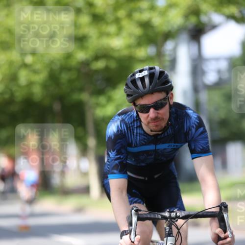 10.08.2025 - GEWOBA Citytriathlon Bremen Yannick Fuchs http://msf.ph/oto/8558227 10.08.2025 12:30:49 Radfahren 587, 752, 916, 924, 937, 951, 1011, 1020, 1022, 1026 meine-sportfotos.de