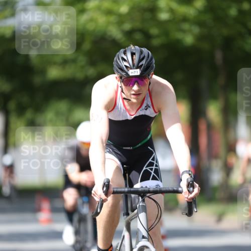 10.08.2025 - GEWOBA Citytriathlon Bremen Yannick Fuchs http://msf.ph/oto/8558237 10.08.2025 12:31:08 Radfahren 575, 621, 630, 692, 753, 801 meine-sportfotos.de