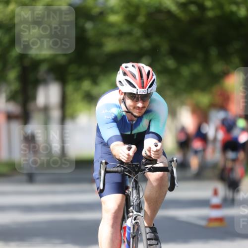 10.08.2025 - GEWOBA Citytriathlon Bremen Yannick Fuchs http://msf.ph/oto/8558240 10.08.2025 12:31:10 Radfahren 575, 621, 630, 692, 753, 801 meine-sportfotos.de