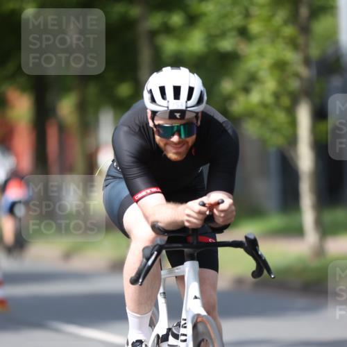 10.08.2025 - GEWOBA Citytriathlon Bremen Yannick Fuchs http://msf.ph/oto/8558243 10.08.2025 12:31:14 Radfahren 575, 621, 630, 692, 753, 801, 894, 905 meine-sportfotos.de
