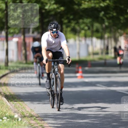 10.08.2025 - GEWOBA Citytriathlon Bremen Yannick Fuchs http://msf.ph/oto/8558252 10.08.2025 12:31:20 Radfahren 575, 616, 621, 630, 692, 753, 801, 863, 894, 905 meine-sportfotos.de