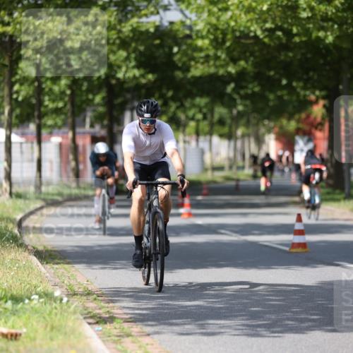10.08.2025 - GEWOBA Citytriathlon Bremen Yannick Fuchs http://msf.ph/oto/8558253 10.08.2025 12:31:20 Radfahren 575, 616, 621, 630, 692, 753, 801, 863, 894, 905 meine-sportfotos.de