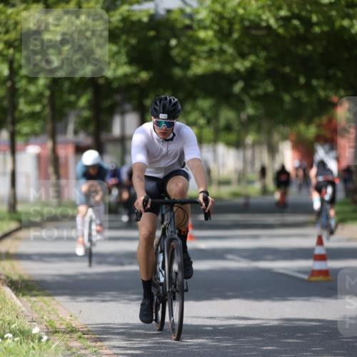 10.08.2025 - GEWOBA Citytriathlon Bremen Yannick Fuchs http://msf.ph/oto/8558254 10.08.2025 12:31:21 Radfahren 575, 616, 621, 630, 692, 753, 801, 863, 894, 905 meine-sportfotos.de