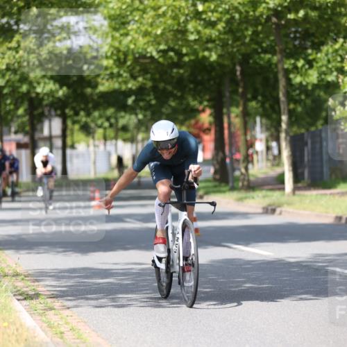 10.08.2025 - GEWOBA Citytriathlon Bremen Yannick Fuchs http://msf.ph/oto/8558258 10.08.2025 12:31:22 Radfahren 575, 616, 621, 630, 649, 753, 801, 863, 894, 905 meine-sportfotos.de