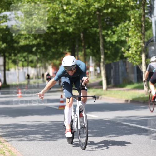 10.08.2025 - GEWOBA Citytriathlon Bremen Yannick Fuchs http://msf.ph/oto/8558259 10.08.2025 12:31:22 Radfahren 575, 616, 621, 630, 649, 753, 801, 863, 894, 905 meine-sportfotos.de