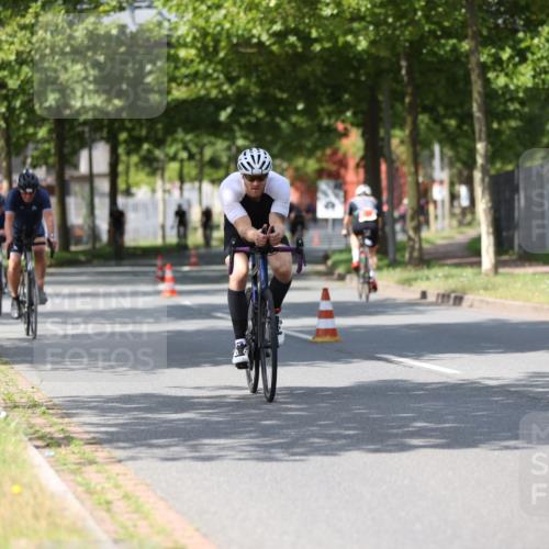 10.08.2025 - GEWOBA Citytriathlon Bremen Yannick Fuchs http://msf.ph/oto/8558267 10.08.2025 12:31:25 Radfahren 564, 575, 616, 630, 649, 753, 788, 793, 863, 894, 905 meine-sportfotos.de