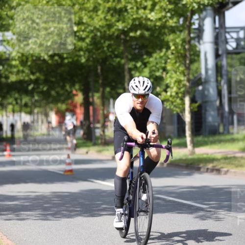 10.08.2025 - GEWOBA Citytriathlon Bremen Yannick Fuchs http://msf.ph/oto/8558270 10.08.2025 12:31:25 Radfahren 564, 575, 616, 630, 649, 753, 788, 793, 863, 894, 905 meine-sportfotos.de