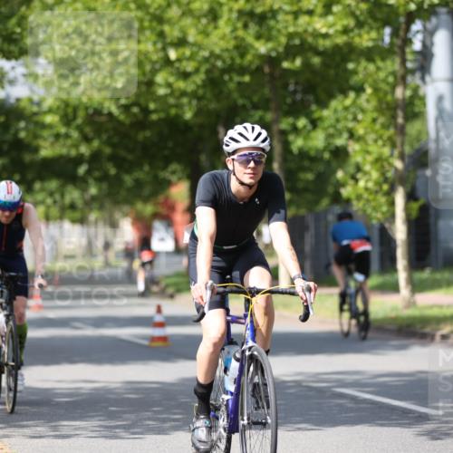 10.08.2025 - GEWOBA Citytriathlon Bremen Yannick Fuchs http://msf.ph/oto/8558295 10.08.2025 12:31:33 Radfahren 564, 616, 649, 654, 655, 788, 793, 863, 894, 905, 950 meine-sportfotos.de