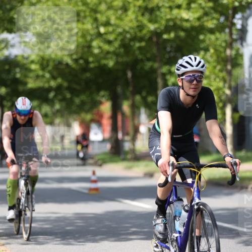 10.08.2025 - GEWOBA Citytriathlon Bremen Yannick Fuchs http://msf.ph/oto/8558297 10.08.2025 12:31:33 Radfahren 564, 616, 649, 654, 655, 788, 793, 863, 894, 905, 950 meine-sportfotos.de