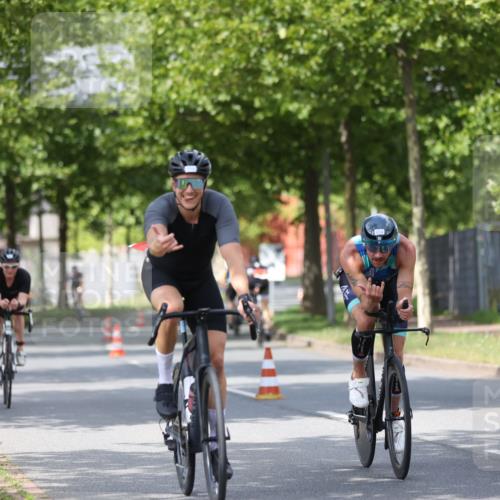 10.08.2025 - GEWOBA Citytriathlon Bremen Yannick Fuchs http://msf.ph/oto/8558311 10.08.2025 12:31:37 Radfahren 564, 616, 649, 654, 655, 666, 667, 788, 793, 863, 894, 905, 950 meine-sportfotos.de