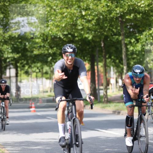 10.08.2025 - GEWOBA Citytriathlon Bremen Yannick Fuchs http://msf.ph/oto/8558313 10.08.2025 12:31:37 Radfahren 564, 616, 649, 654, 655, 666, 667, 788, 793, 863, 894, 905, 950 meine-sportfotos.de