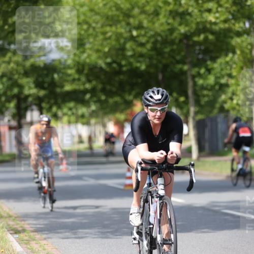 10.08.2025 - GEWOBA Citytriathlon Bremen Yannick Fuchs http://msf.ph/oto/8558321 10.08.2025 12:31:39 Radfahren 564, 616, 649, 654, 655, 666, 667, 788, 793, 863, 894, 950 meine-sportfotos.de
