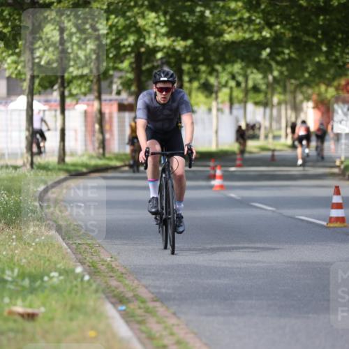 10.08.2025 - GEWOBA Citytriathlon Bremen Yannick Fuchs http://msf.ph/oto/8558332 10.08.2025 12:31:43 Radfahren 552, 564, 627, 649, 654, 655, 666, 667, 788, 793, 863, 950 meine-sportfotos.de