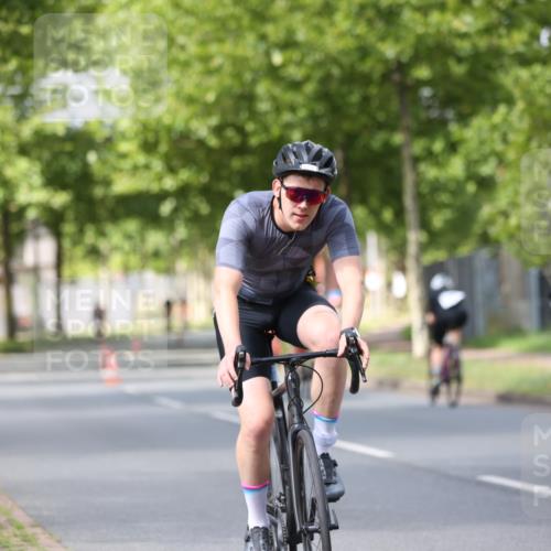 10.08.2025 - GEWOBA Citytriathlon Bremen Yannick Fuchs http://msf.ph/oto/8558336 10.08.2025 12:31:45 Radfahren 552, 564, 615, 627, 649, 654, 655, 666, 667, 788, 793, 863, 873, 950 meine-sportfotos.de