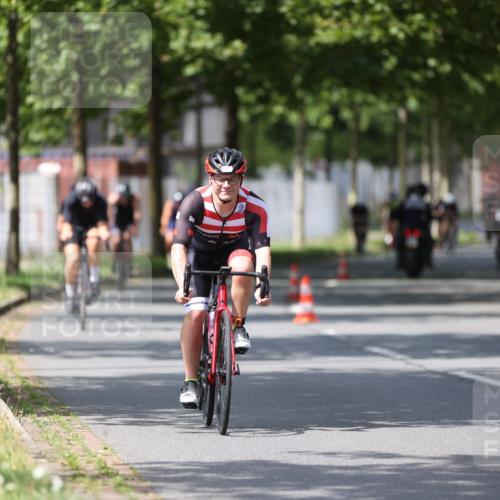 10.08.2025 - GEWOBA Citytriathlon Bremen Yannick Fuchs http://msf.ph/oto/8558352 10.08.2025 12:31:51 Radfahren 552, 615, 627, 654, 655, 657, 666, 667, 689, 770, 839, 857, 873, 876, 897, 950 meine-sportfotos.de
