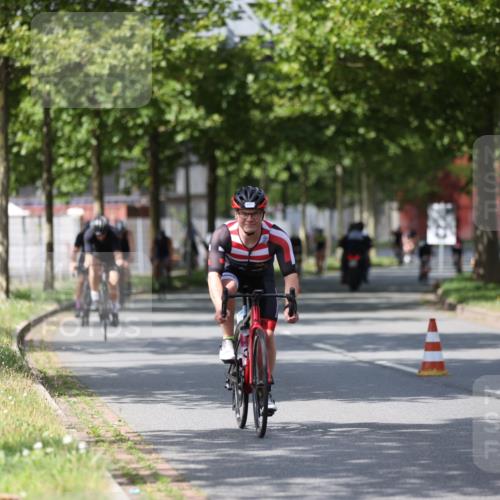 10.08.2025 - GEWOBA Citytriathlon Bremen Yannick Fuchs http://msf.ph/oto/8558355 10.08.2025 12:31:52 Radfahren 552, 615, 627, 654, 655, 657, 666, 667, 689, 770, 839, 857, 873, 876, 888, 897, 950 meine-sportfotos.de