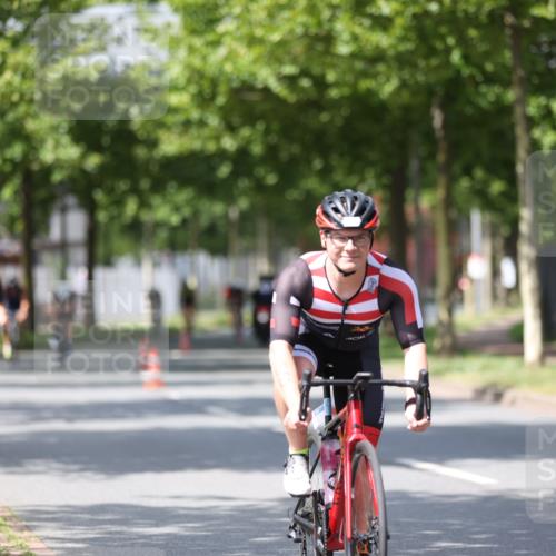 10.08.2025 - GEWOBA Citytriathlon Bremen Yannick Fuchs http://msf.ph/oto/8558358 10.08.2025 12:31:52 Radfahren 552, 615, 627, 654, 655, 657, 666, 667, 689, 770, 839, 857, 873, 876, 888, 897, 950 meine-sportfotos.de