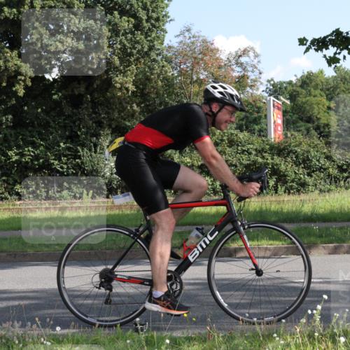 10.08.2025 - GEWOBA Citytriathlon Bremen Yannick Fuchs http://msf.ph/oto/8558379 10.08.2025 10:30:03 Radfahren 414, 423, 433, 494 meine-sportfotos.de