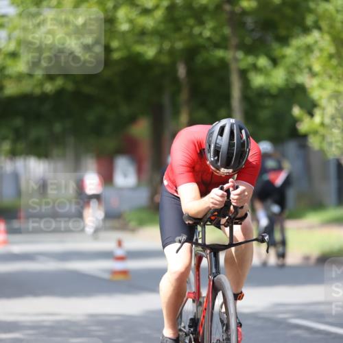 10.08.2025 - GEWOBA Citytriathlon Bremen Yannick Fuchs http://msf.ph/oto/8558397 10.08.2025 12:32:02 Radfahren 552, 615, 627, 657, 682, 689, 770, 806, 838, 839, 857, 873, 876, 888, 897 meine-sportfotos.de