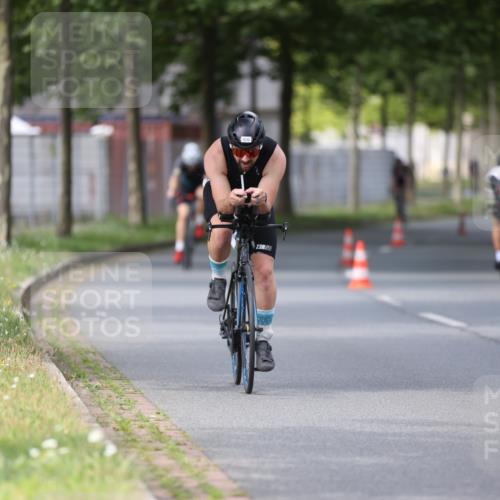 10.08.2025 - GEWOBA Citytriathlon Bremen Yannick Fuchs http://msf.ph/oto/8558414 10.08.2025 12:32:09 Radfahren 551, 615, 657, 682, 689, 735, 770, 806, 838, 839, 857, 873, 876, 888, 897 meine-sportfotos.de