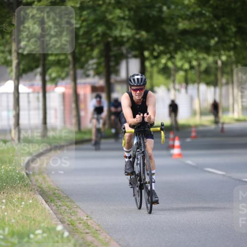 10.08.2025 - GEWOBA Citytriathlon Bremen Yannick Fuchs http://msf.ph/oto/8558437 10.08.2025 12:32:20 Radfahren 551, 641, 648, 682, 735, 776, 806, 840 meine-sportfotos.de