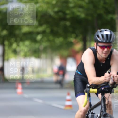10.08.2025 - GEWOBA Citytriathlon Bremen Yannick Fuchs http://msf.ph/oto/8558442 10.08.2025 12:32:21 Radfahren 551, 641, 648, 682, 735, 776, 806, 840 meine-sportfotos.de