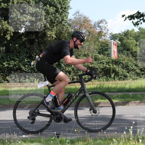 10.08.2025 - GEWOBA Citytriathlon Bremen Yannick Fuchs http://msf.ph/oto/8558451 10.08.2025 10:31:18 Radfahren 363, 387, 434 meine-sportfotos.de