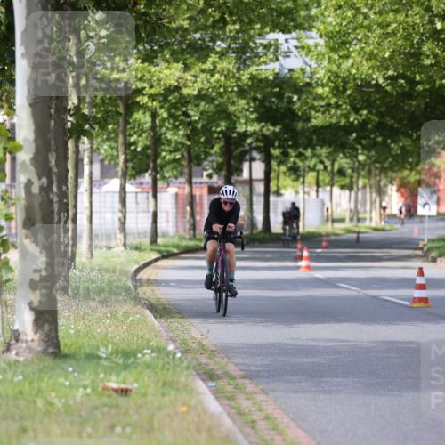 10.08.2025 - GEWOBA Citytriathlon Bremen Yannick Fuchs http://msf.ph/oto/8558486 10.08.2025 12:32:39 Radfahren 566, 641, 643, 648, 776, 840, 852, 959, 1017 meine-sportfotos.de