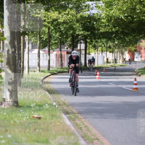 10.08.2025 - GEWOBA Citytriathlon Bremen Yannick Fuchs http://msf.ph/oto/8558487 10.08.2025 12:32:39 Radfahren 566, 641, 643, 648, 776, 840, 852, 959, 1017 meine-sportfotos.de