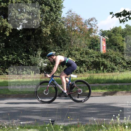 10.08.2025 - GEWOBA Citytriathlon Bremen Yannick Fuchs http://msf.ph/oto/8558488 10.08.2025 10:31:43 Radfahren 407 meine-sportfotos.de