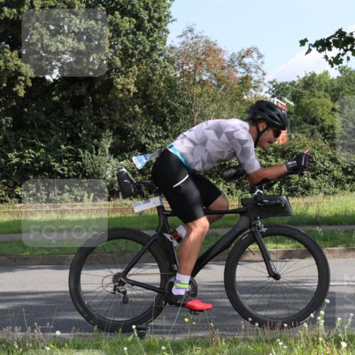 10.08.2025 - GEWOBA Citytriathlon Bremen Yannick Fuchs http://msf.ph/oto/8558521 10.08.2025 10:32:09 Radfahren 205, 370, 405, 508 meine-sportfotos.de