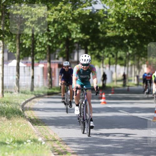 10.08.2025 - GEWOBA Citytriathlon Bremen Yannick Fuchs http://msf.ph/oto/8558546 10.08.2025 12:33:05 Radfahren 554, 604, 626, 664, 681, 708, 715, 738, 824, 836, 1010, 1016 meine-sportfotos.de