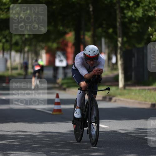 10.08.2025 - GEWOBA Citytriathlon Bremen Yannick Fuchs http://msf.ph/oto/8558557 10.08.2025 12:33:08 Radfahren 554, 604, 626, 664, 708, 715, 738, 824, 836, 859, 1010, 1016 meine-sportfotos.de