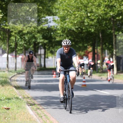 10.08.2025 - GEWOBA Citytriathlon Bremen Yannick Fuchs http://msf.ph/oto/8558570 10.08.2025 12:33:14 Radfahren 554, 626, 708, 738, 824, 836, 859 meine-sportfotos.de