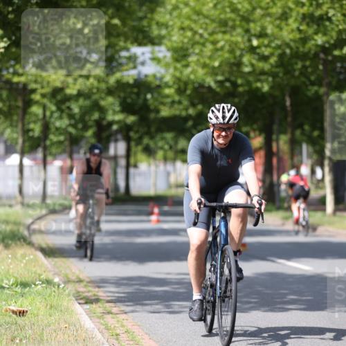 10.08.2025 - GEWOBA Citytriathlon Bremen Yannick Fuchs http://msf.ph/oto/8558571 10.08.2025 12:33:14 Radfahren 554, 626, 708, 738, 824, 836, 859 meine-sportfotos.de