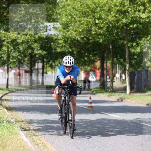 10.08.2025 - GEWOBA Citytriathlon Bremen Yannick Fuchs http://msf.ph/oto/8558587 10.08.2025 12:33:18 Radfahren 554, 708, 738, 824, 836, 859 meine-sportfotos.de