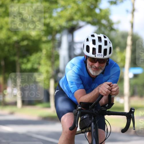 10.08.2025 - GEWOBA Citytriathlon Bremen Yannick Fuchs http://msf.ph/oto/8558591 10.08.2025 12:33:19 Radfahren 554, 708, 738, 824, 836, 859 meine-sportfotos.de