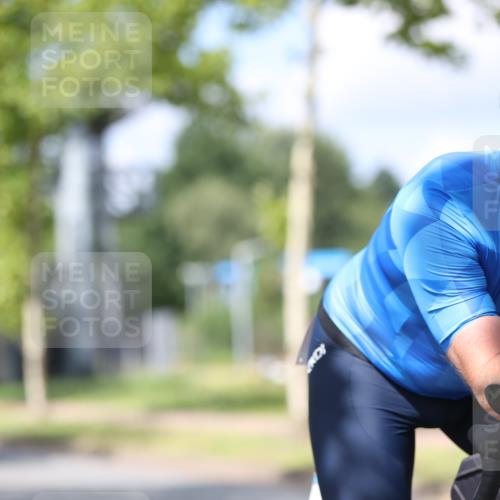 10.08.2025 - GEWOBA Citytriathlon Bremen Yannick Fuchs http://msf.ph/oto/8558592 10.08.2025 12:33:19 Radfahren 554, 708, 738, 824, 836, 859 meine-sportfotos.de
