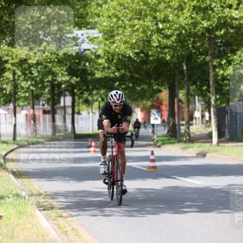 10.08.2025 - GEWOBA Citytriathlon Bremen Yannick Fuchs http://msf.ph/oto/8558595 10.08.2025 12:33:30 Radfahren 820, 836, 859 meine-sportfotos.de