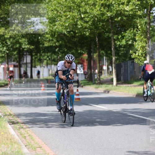 10.08.2025 - GEWOBA Citytriathlon Bremen Yannick Fuchs http://msf.ph/oto/8558613 10.08.2025 12:33:45 Radfahren 560, 635, 741, 820, 856, 858, 895 meine-sportfotos.de