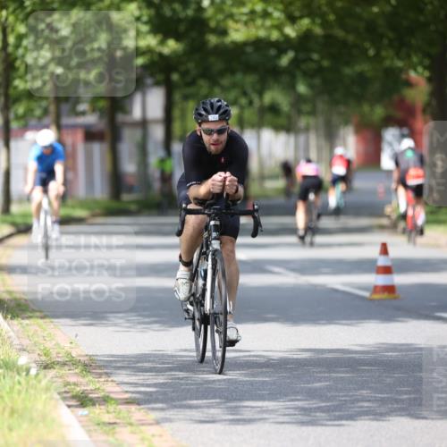 10.08.2025 - GEWOBA Citytriathlon Bremen Yannick Fuchs http://msf.ph/oto/8558628 10.08.2025 12:33:50 Radfahren 560, 635, 637, 741, 856, 858, 867, 895 meine-sportfotos.de